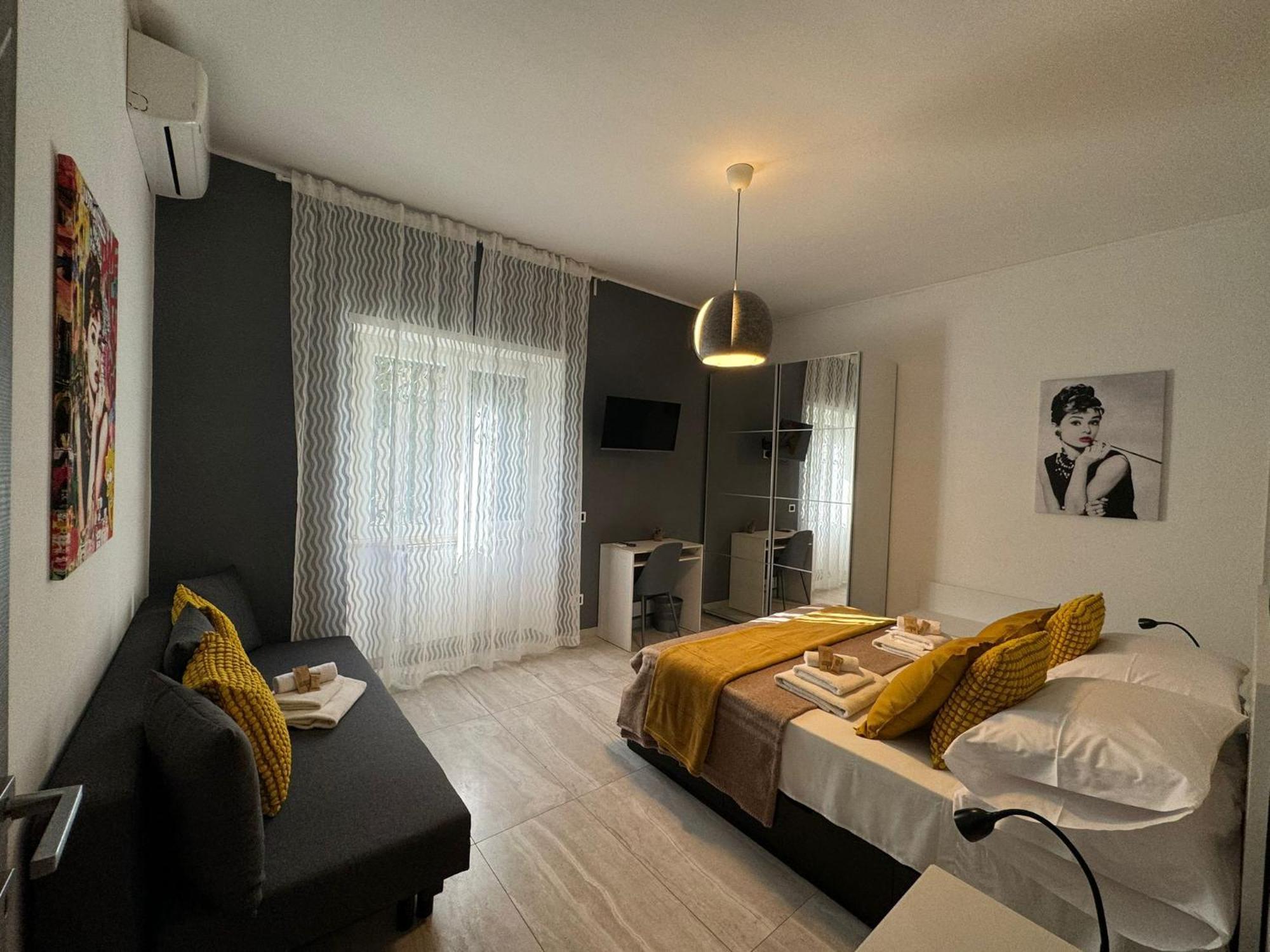 Elegant Escape By Ionio Metro * Roma